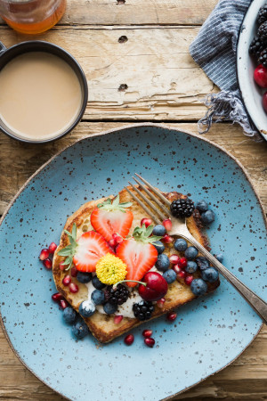 Breakfast in Bed: 3 &epsilon;ύ&kappa;&omicron;&lambda;&epsilon;&sigmaf; &sigma;&upsilon;&nu;&tau;&alpha;&gamma;έ&sigmaf; &gamma;&iota;&alpha; &tau;&omicron; &pi;&iota;&omicron; &alpha;&pi;&omicron;&lambda;&alpha;&upsilon;&sigma;&tau;&iota;&kappa;ό &pi;&rho;&omega;&iota;&nu;ό &sigma;&tau;&omicron; &kappa;&rho;&epsilon;&beta;ά&tau;&iota;! 